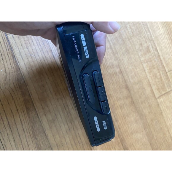 Sony Walkman WM-F2015 FM/AM Cassette Player Radio Parts Or Repair Not Tested - Picture 3 of 8